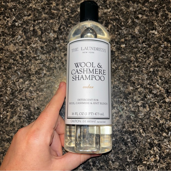 The Laundress Wool & Cashmere Shampoo Double Concentrated Cedar Scent New - Picture 1 of 2